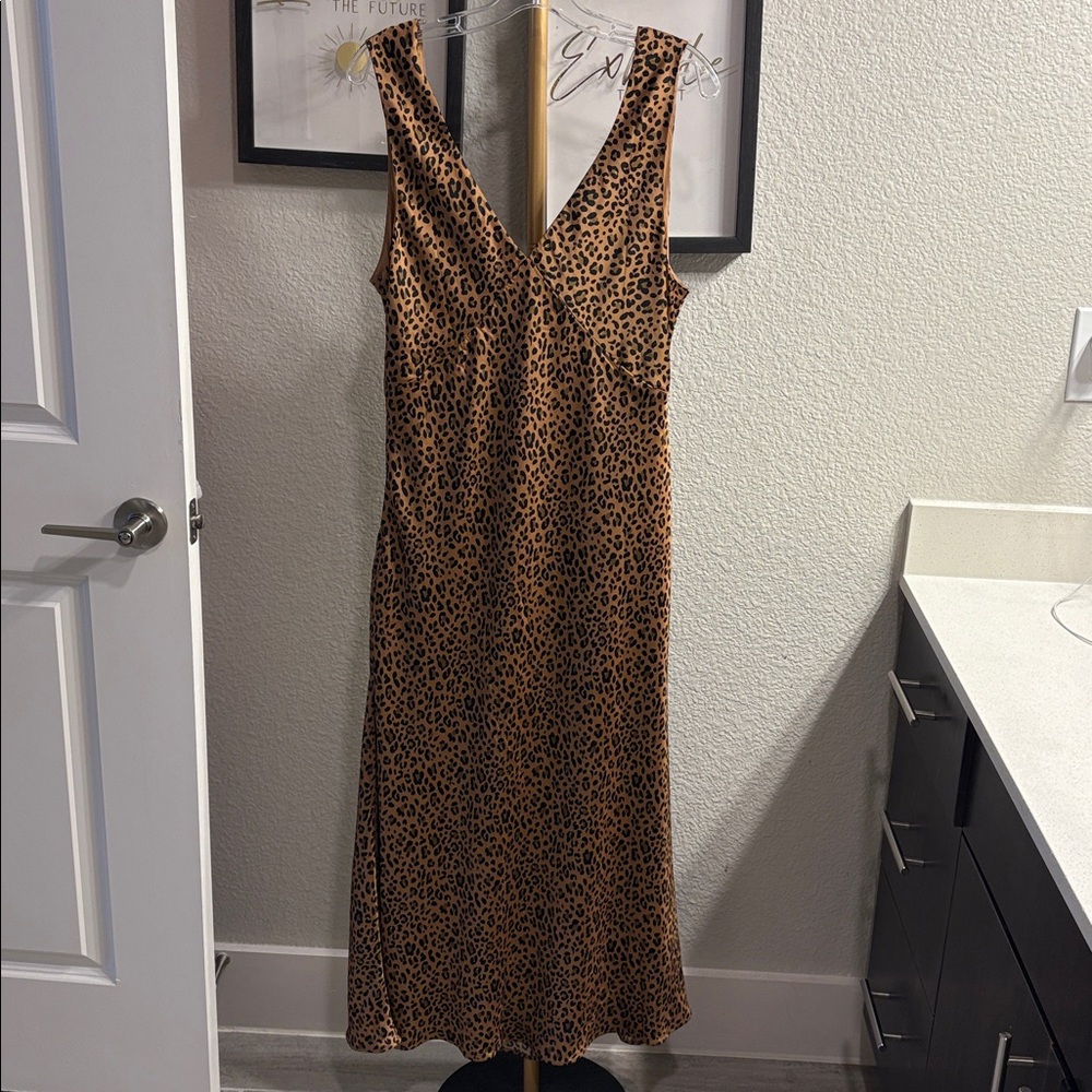 Leopard Print Sleeveless Dress - Picture 3 of 3